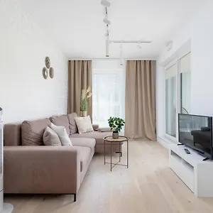 Apartament With Balcony & Parking Mogilska By Renters Prestige, Kraków